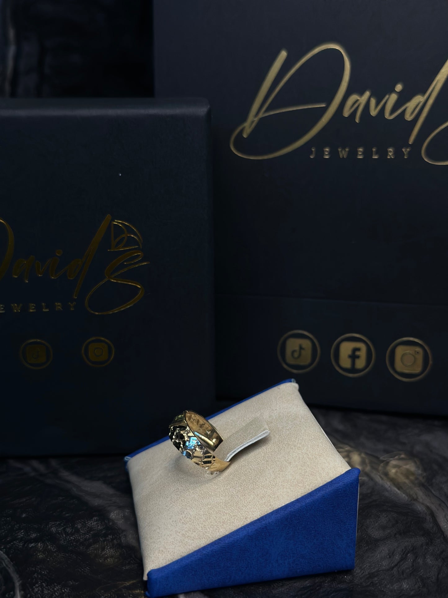 14K Women Nugget Band