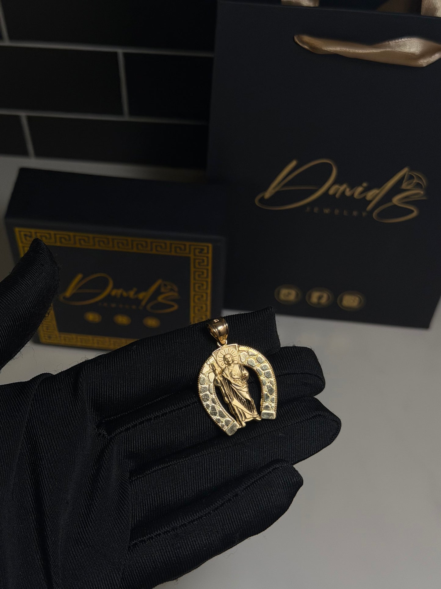 14K San Judas Nugget Herradura Pendant