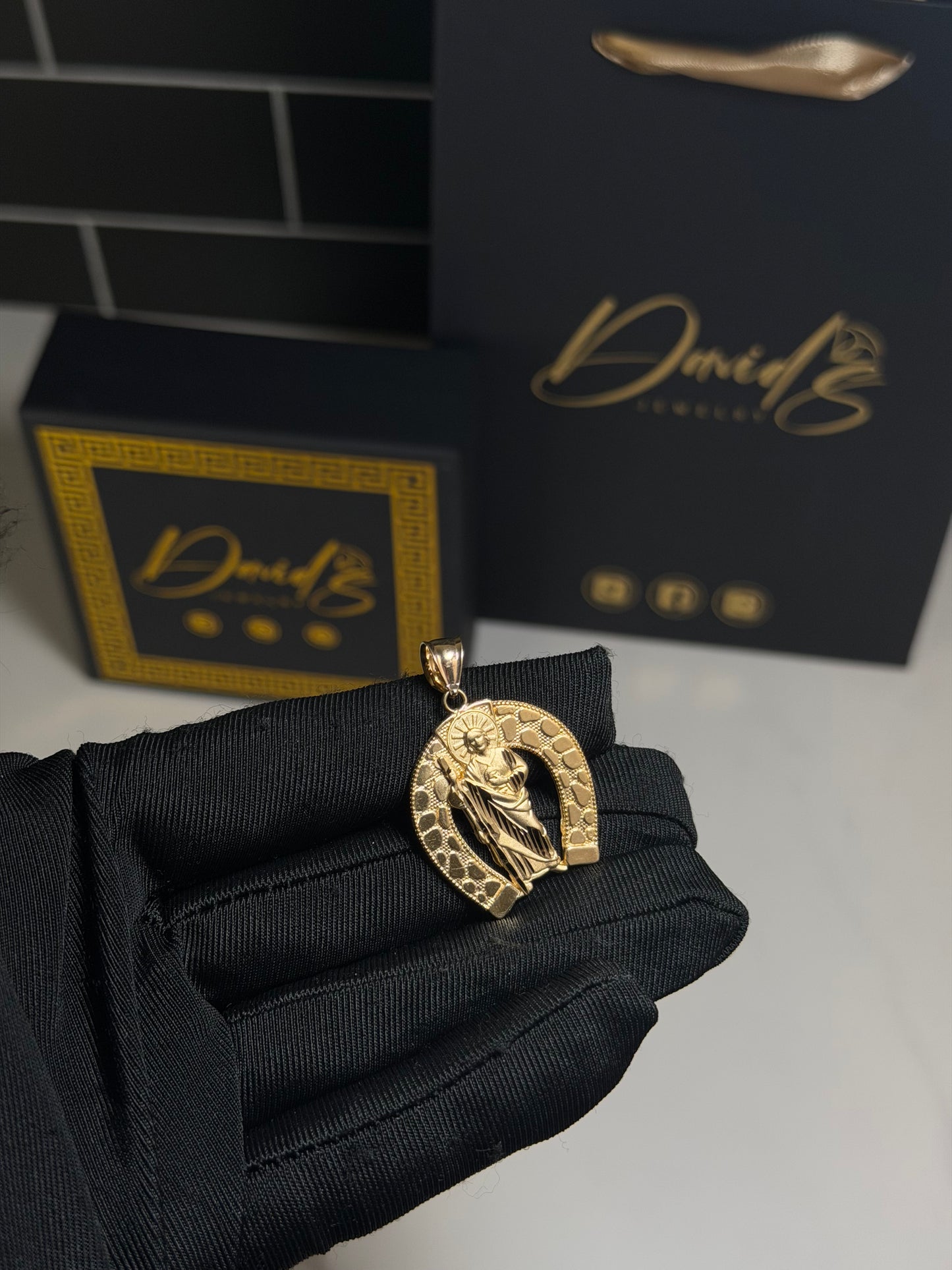 14K San Judas Nugget Herradura Pendant