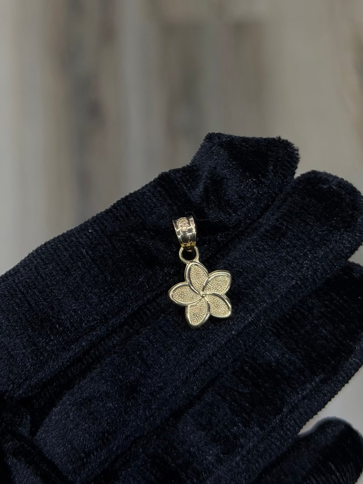 14K Small Hibiscus Pendant