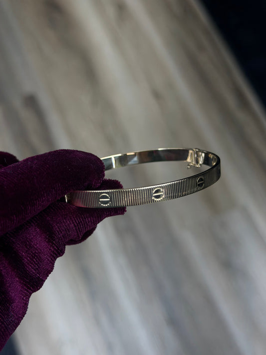 14K Screw Ribbed Bangle