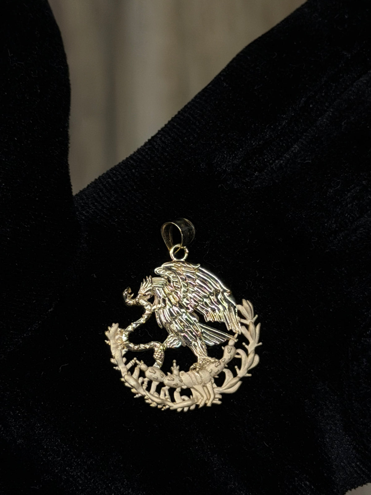 14K Escudo De Mexico Pendant
